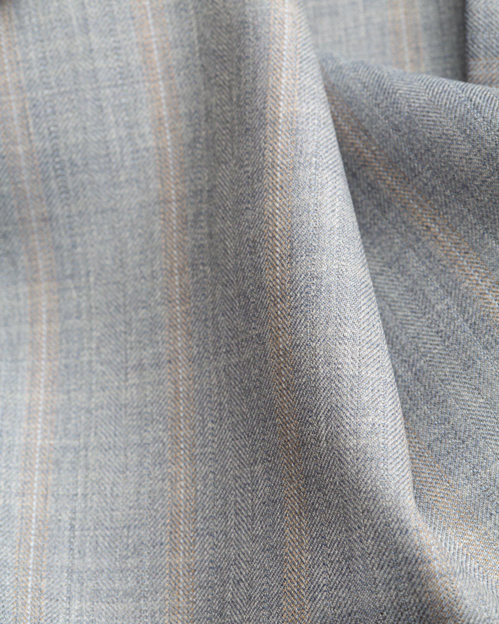 Italian Wool Super 140 - Model 82